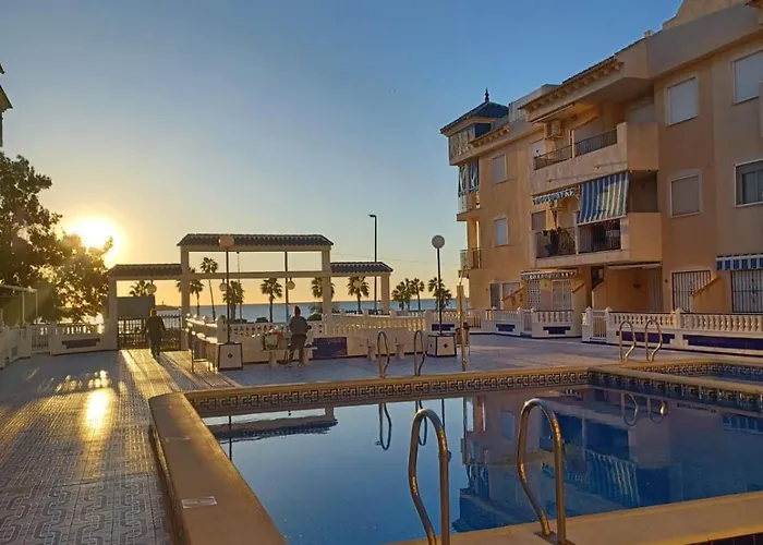 Playa De Los Naufragos Cozy Apartment With Pool